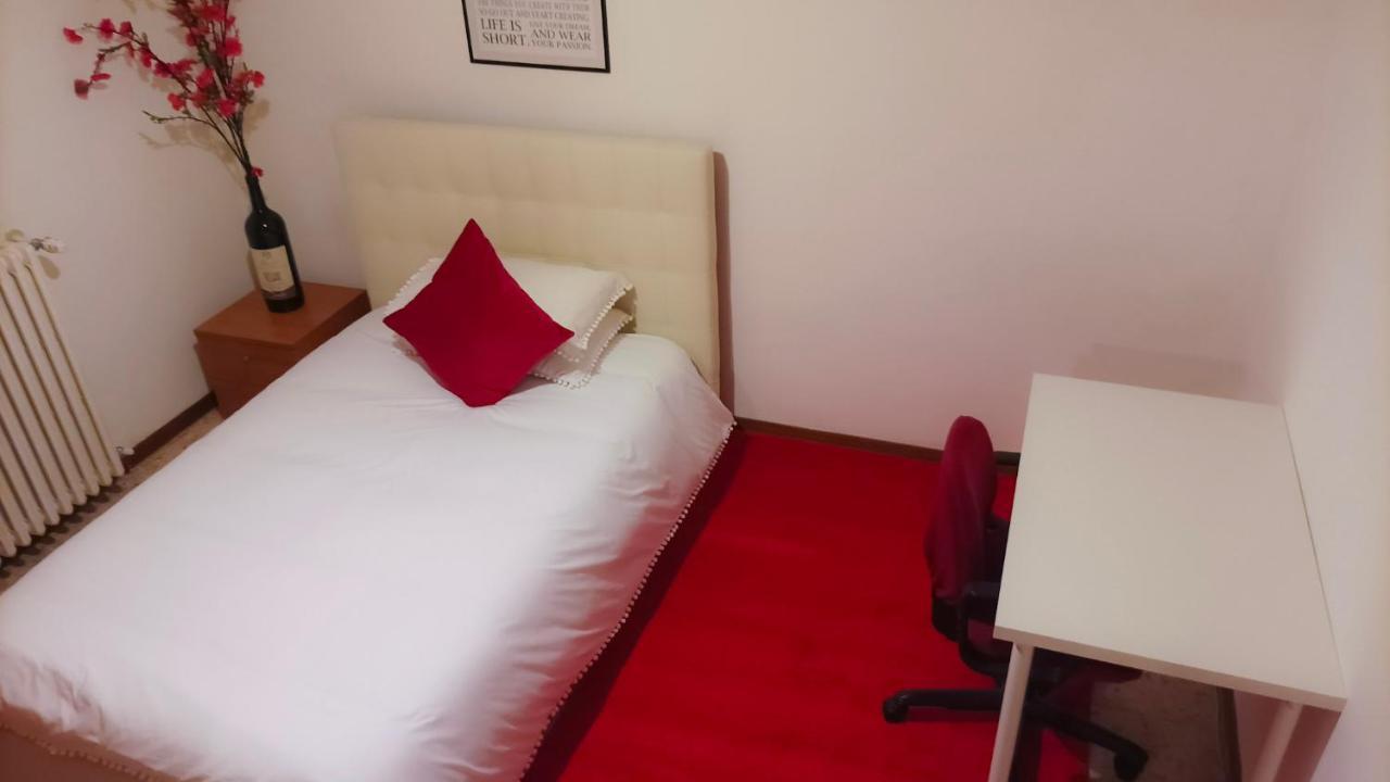Unique & Beautiful Bedroom In Central Of Florens Exteriör bild